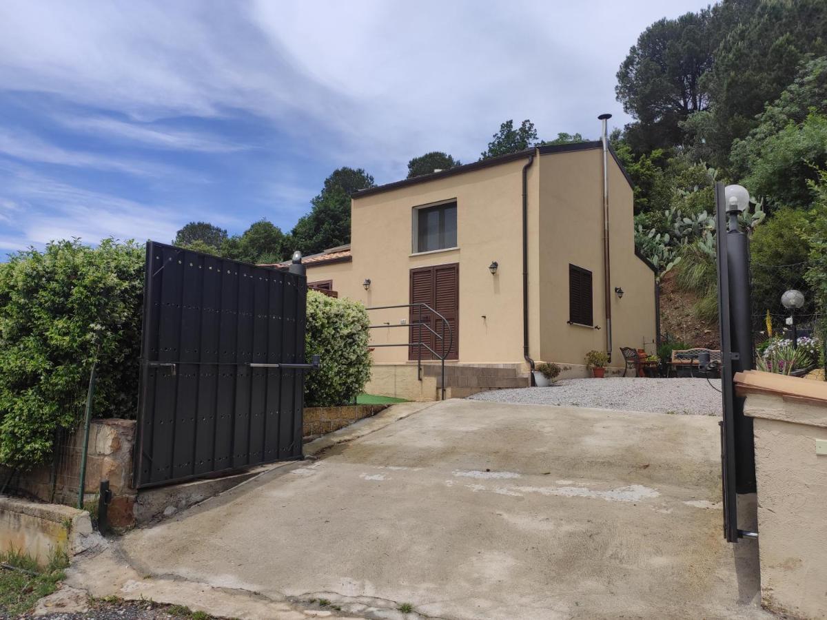 Casa Vacanze Villa Baronessa 切法卢 外观 照片